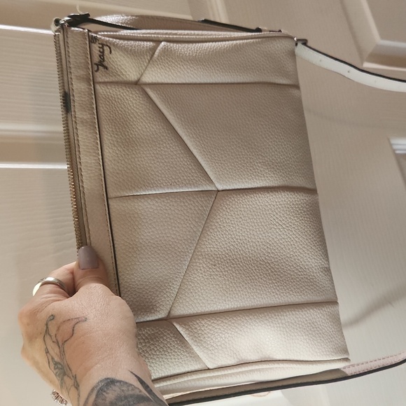 Guess handpainted purse - Picture 3 of 3